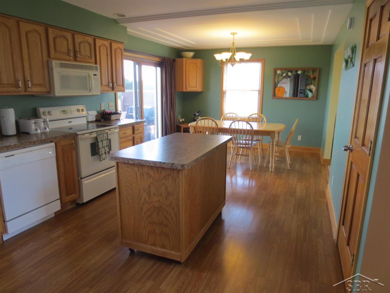 7425 7 Mile Road Freeland, MI 48623 - Photo 3 of 20 31207742-2.JPG