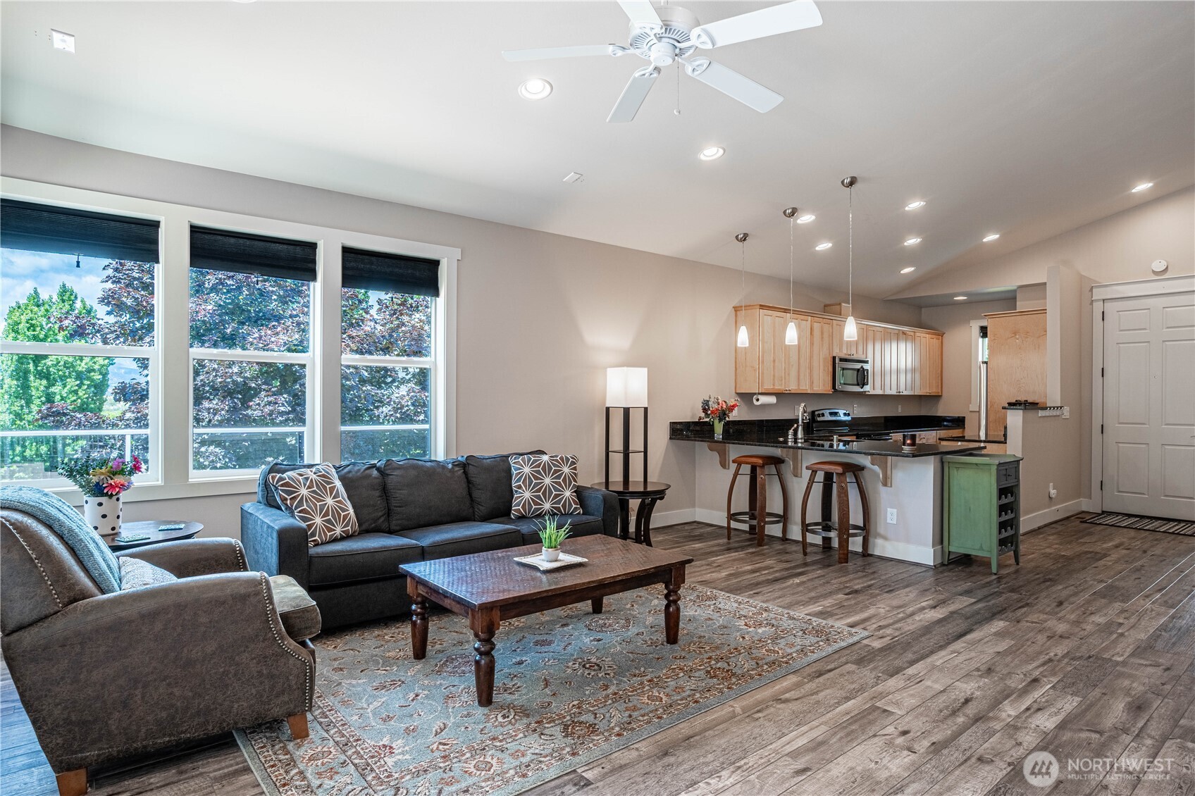 1000 Sunset Lane Chelan, WA 98816 - Photo 8 of 37