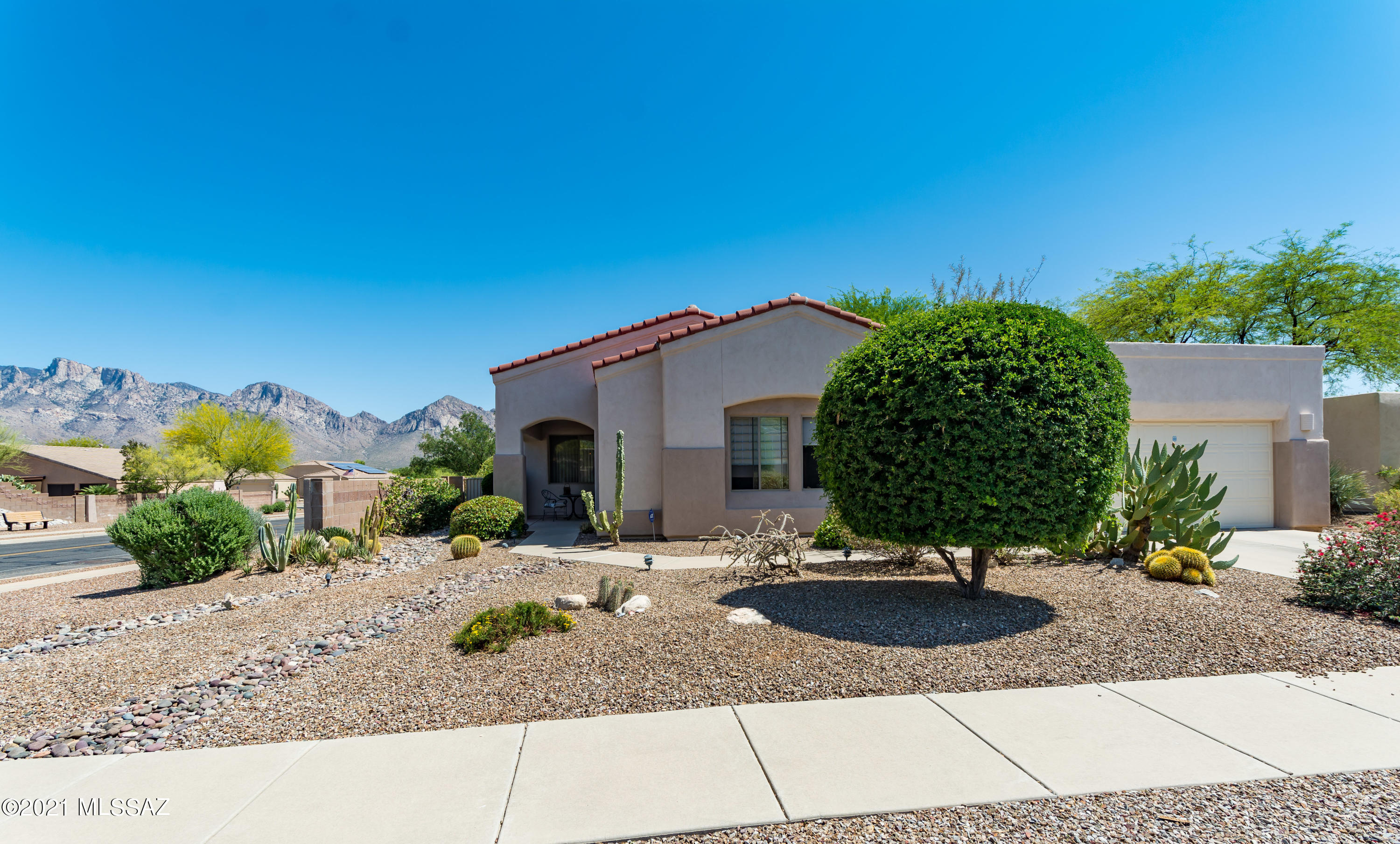 385 West Ridge Peak Road Oro Valley, AZ 85737 - Photo 10 of 26 Gallery Image 10