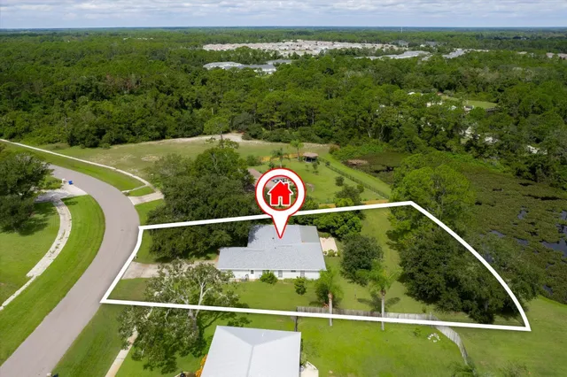 a view of a tennis court