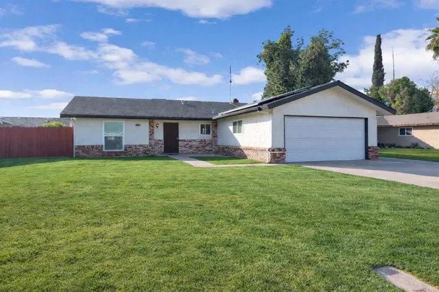 $365,000 | 1361 Almond Street, Selma, CA 93662