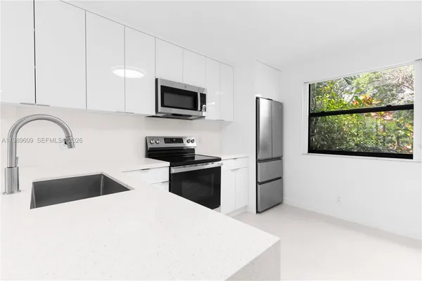 $2,550 | 10161 West Sunrise Boulevard, Unit 101, Plantation, FL 33322