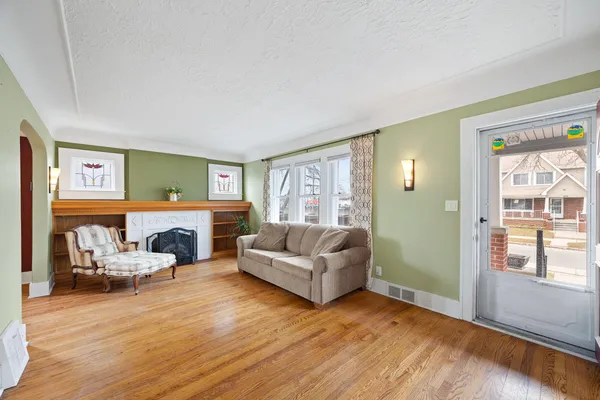 $275,000 | 14401 Wellesley Street, Dearborn, MI 48126