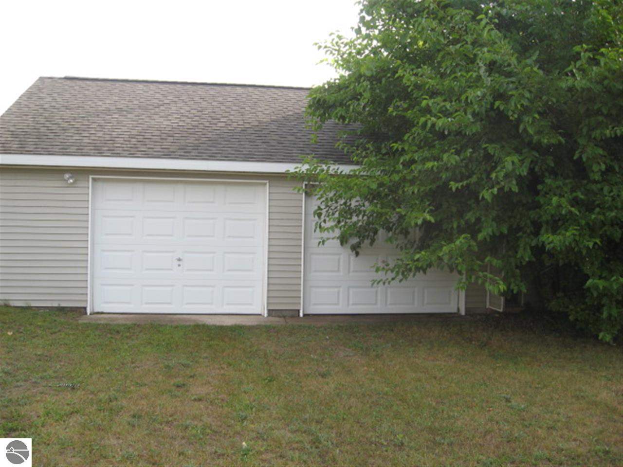 6899 Cram Road Williamsburg, MI 49690 - Photo 5 of 18 1776807-4.JPG