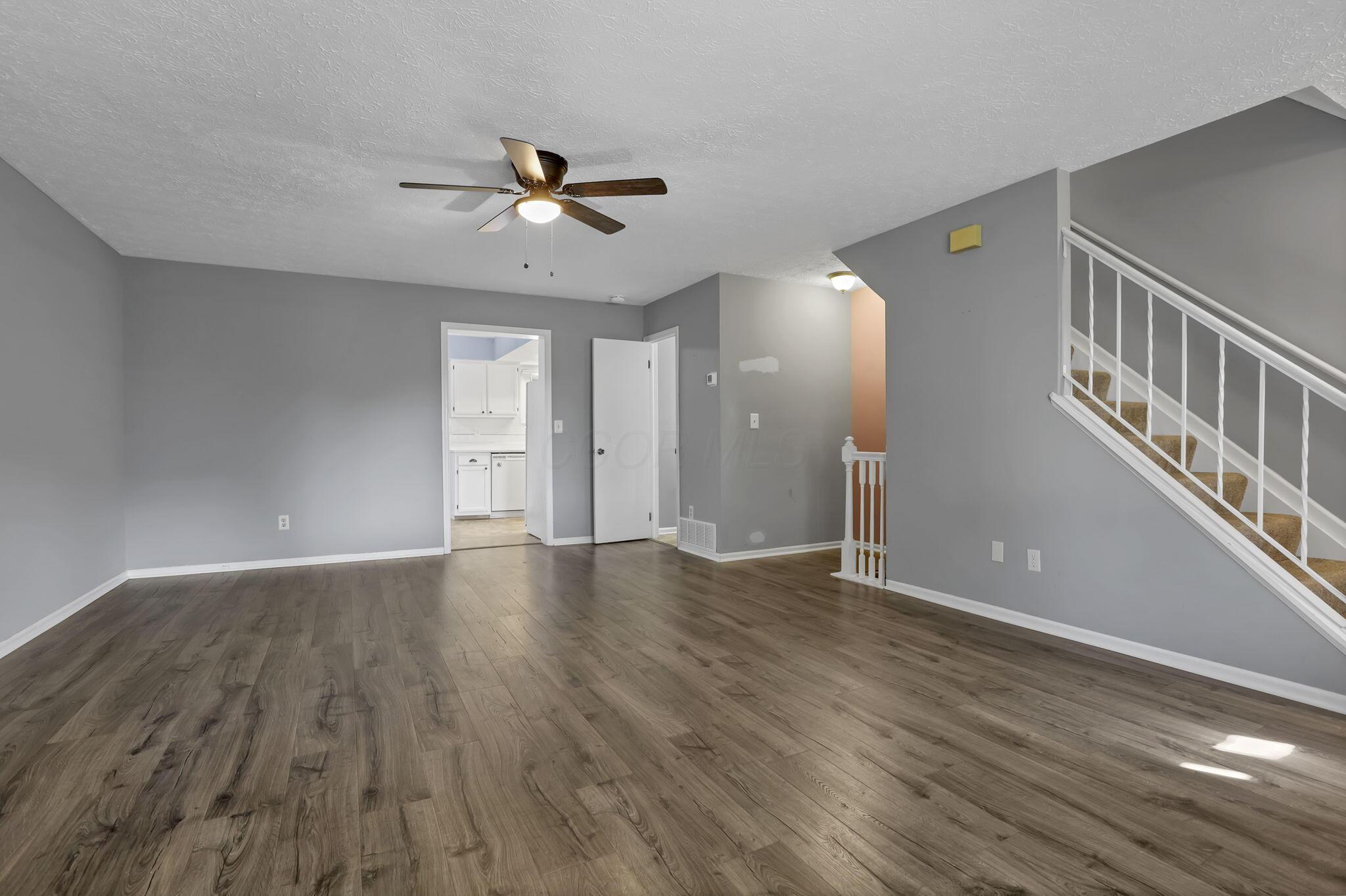 5283 Ruthton Road, Unit 19 Columbus, OH 43220 - Photo 4 of 26 Great Room