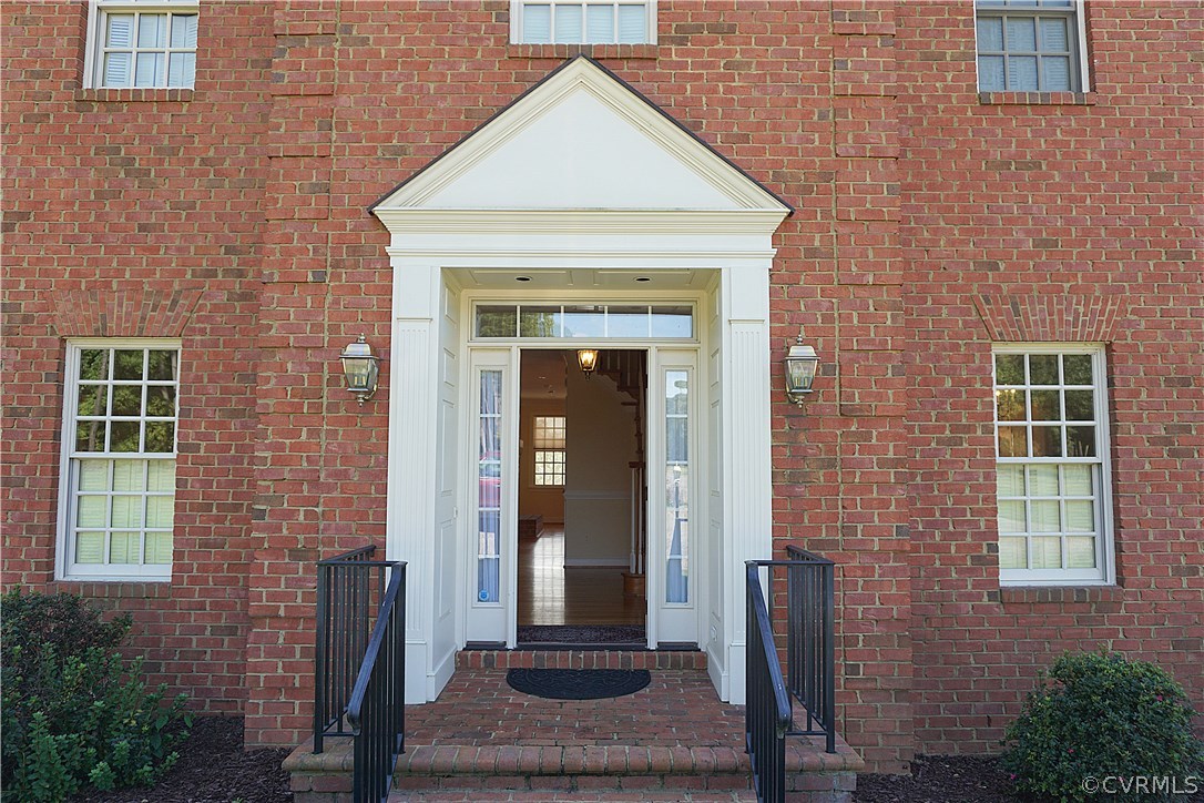 11103 Locust Ridge Place Ashland, VA 23005 - Photo 3 of 50 Please come inside.