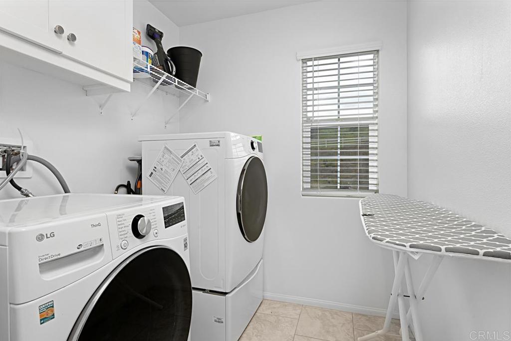 5410 Luna Way Bonsall, CA 92003 - Photo 23 of 37 a view of washer and dryer