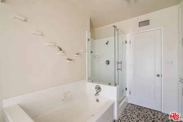 $6,750 | 5400 Sadring Avenue, Woodland Hills, CA 91367