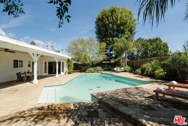 $6,750 | 5400 Sadring Avenue, Woodland Hills, CA 91367