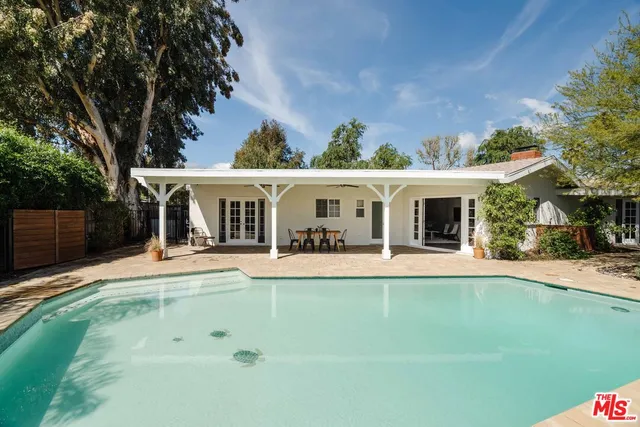 $6,750 | 5400 Sadring Avenue, Woodland Hills, CA 91367