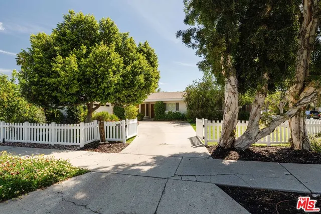 $6,750 | 5400 Sadring Avenue, Woodland Hills, CA 91367