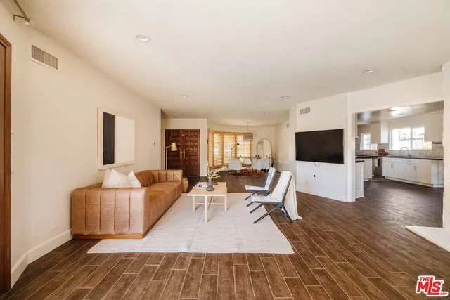 $6,750 | 5400 Sadring Avenue, Woodland Hills, CA 91367