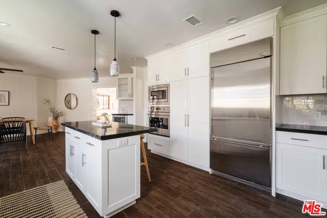 $6,750 | 5400 Sadring Avenue, Woodland Hills, CA 91367