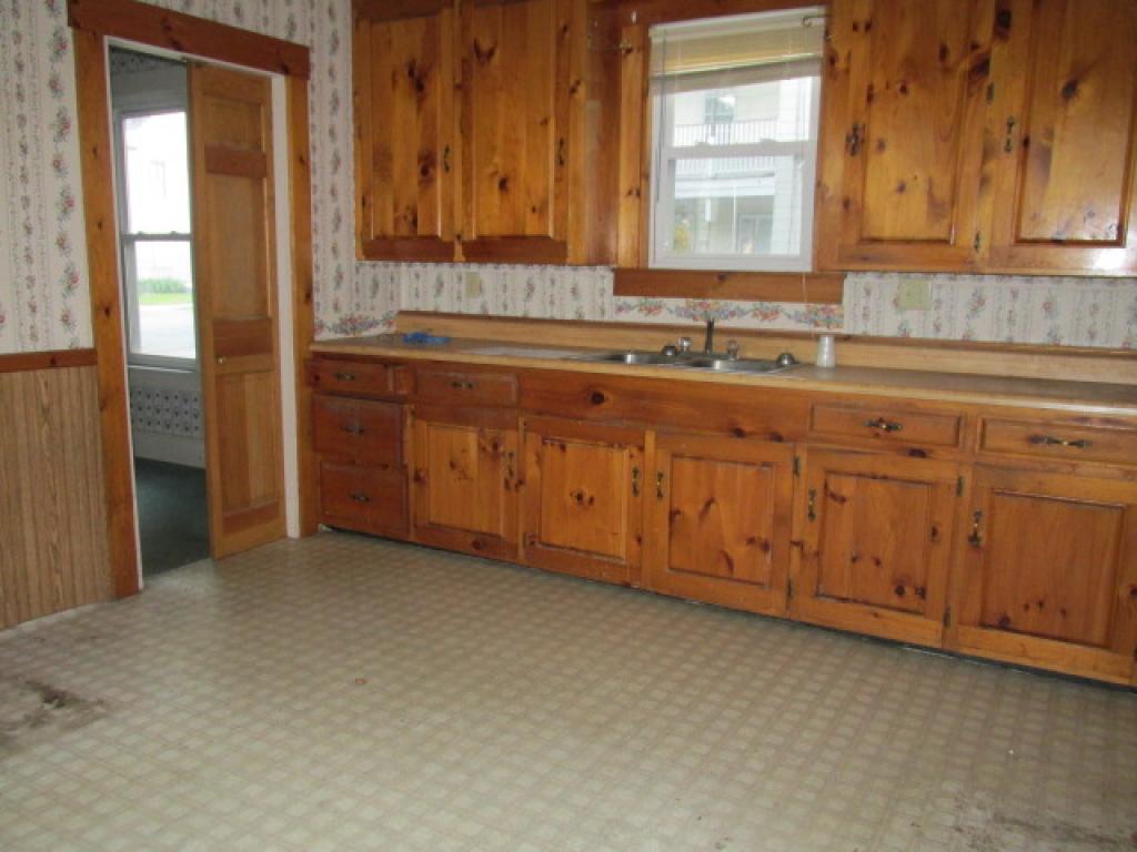 37 Henry Street Rockingham, VT 05101 - Photo 4 of 12