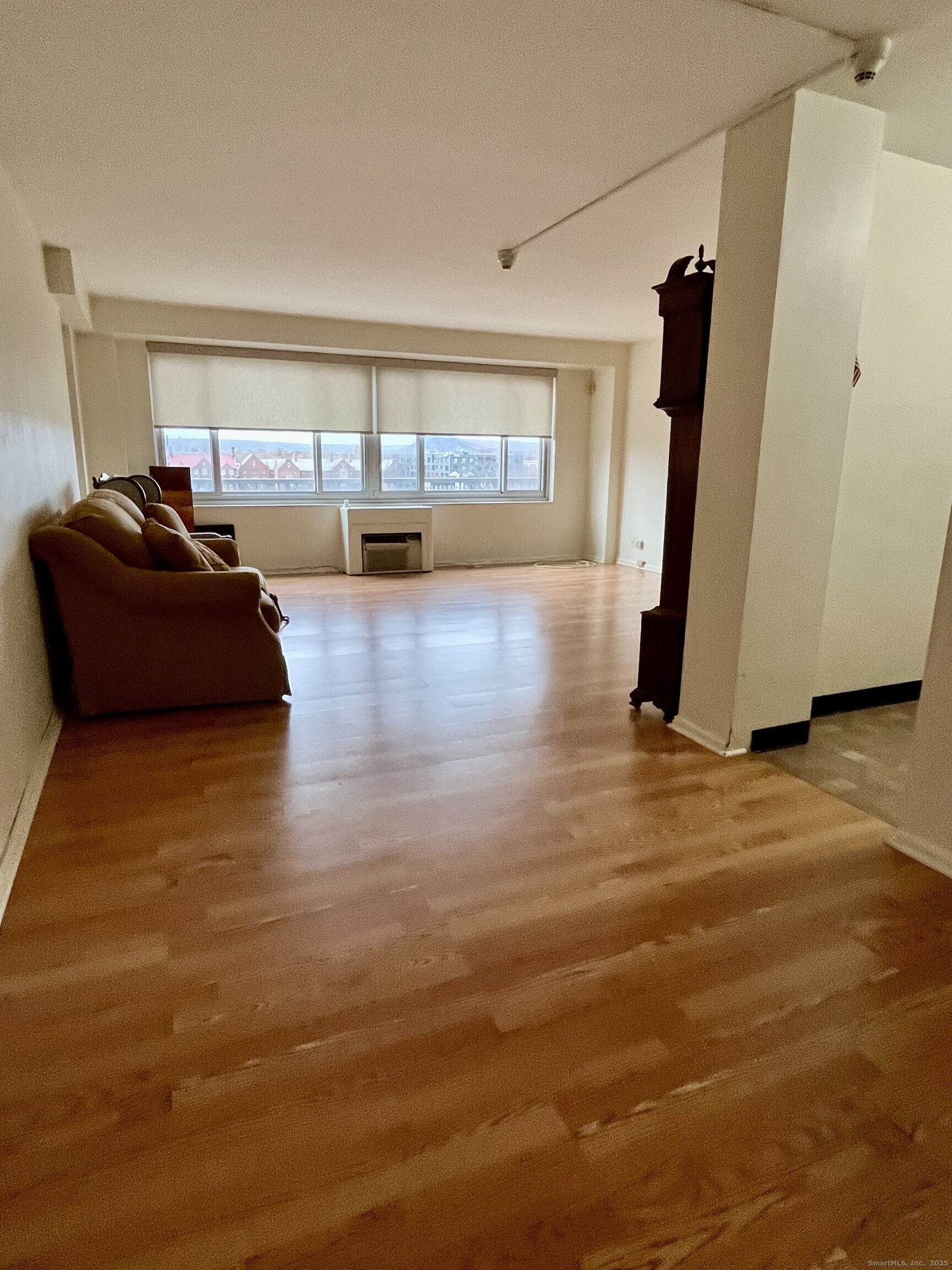 100 York Street, Unit 9B New Haven, CT 06511 - Photo 10 of 17 a living room with furniture and a table