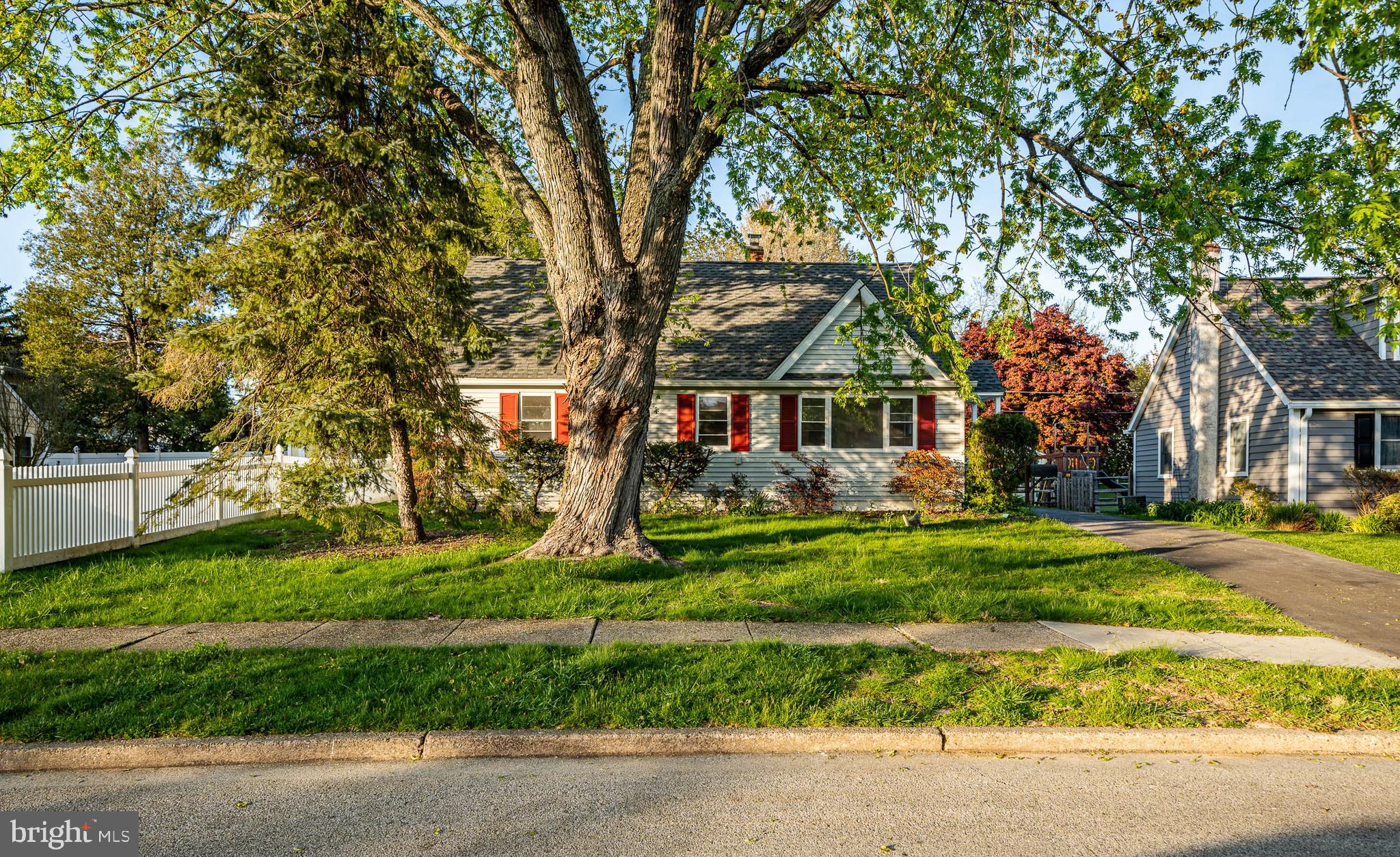 239 Overlook Road Ambler, PA 19002 - Photo 2 of 28 Gallery Image 2