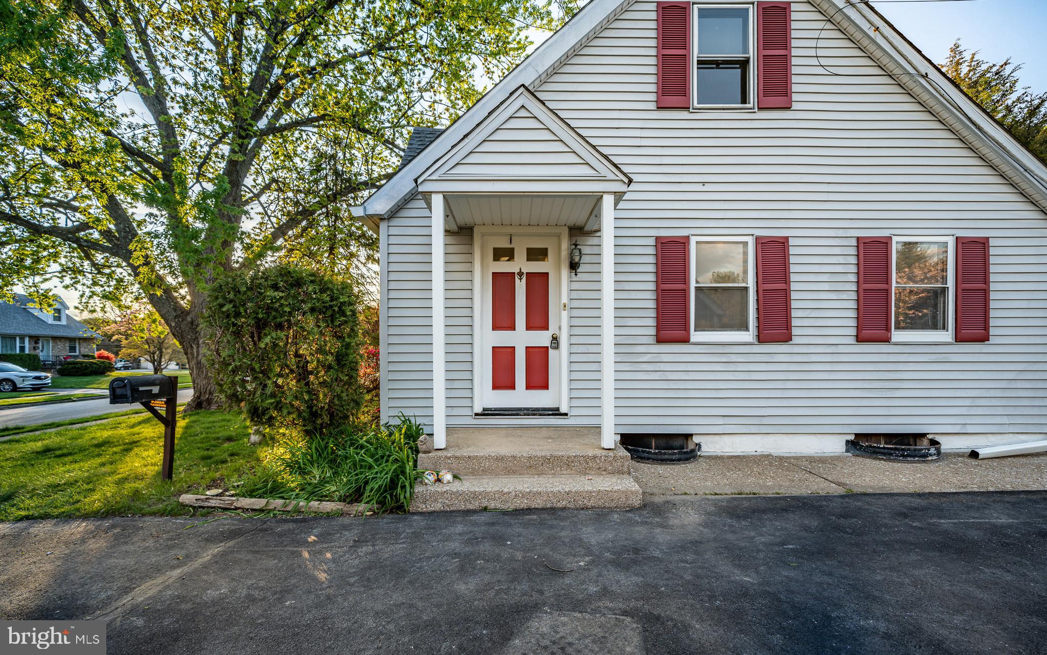 239 Overlook Road Ambler, PA 19002 - Photo 4 of 28 Gallery Image 4