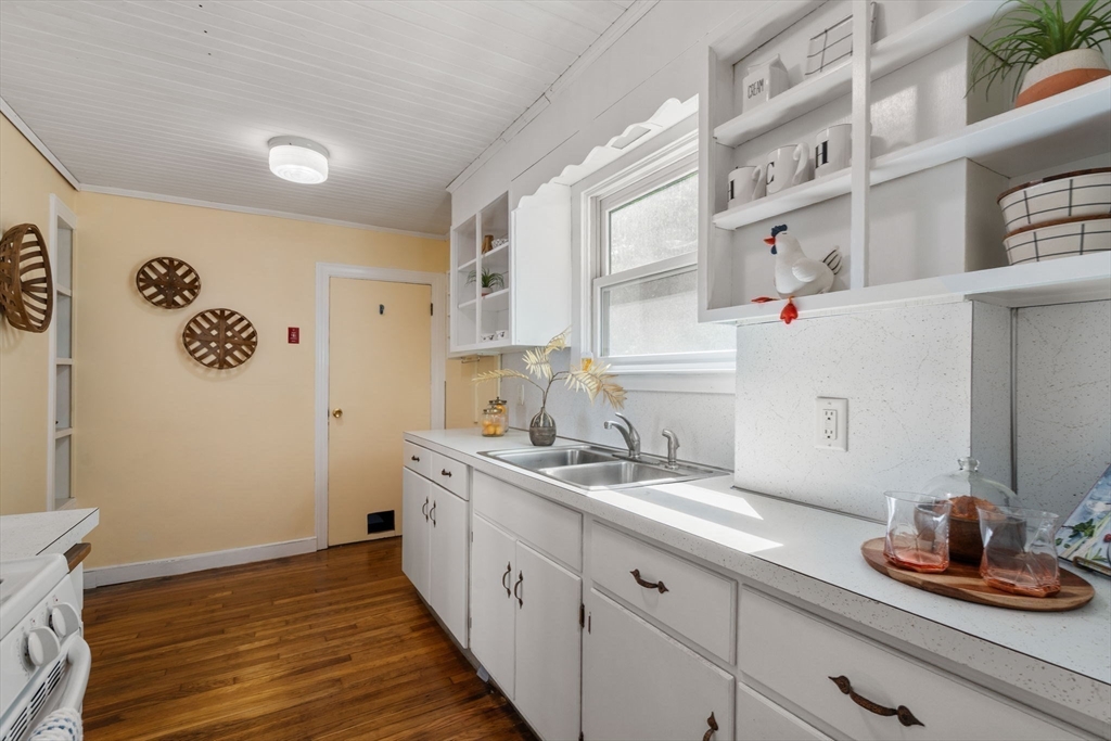 27 Governor Road Arlington, MA 02474 - Photo 12 of 19 Gallery Image 12