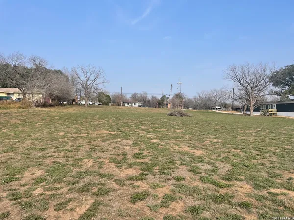 $125,000 | 775-769 4th Street, Floresville, TX 78114