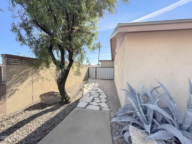 $2,695 | 1003 West Howe Street, Tempe, AZ 85281