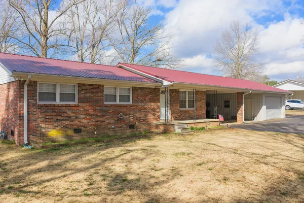 96 Maple Circle, Decaturville, TN 38329