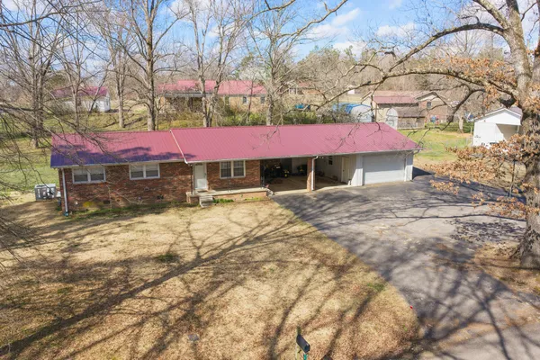 96 Maple Circle, Decaturville, TN 38329