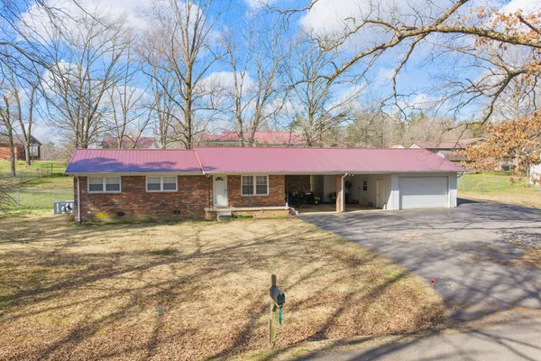 96 Maple Circle, Decaturville, TN 38329