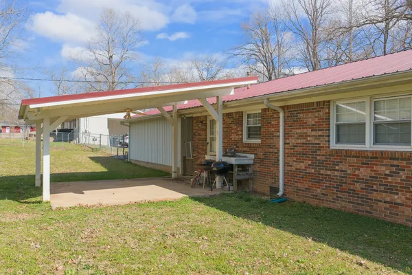 96 Maple Circle, Decaturville, TN 38329