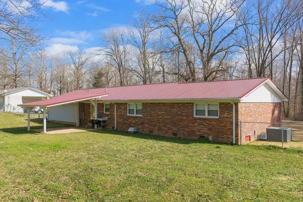 96 Maple Circle, Decaturville, TN 38329