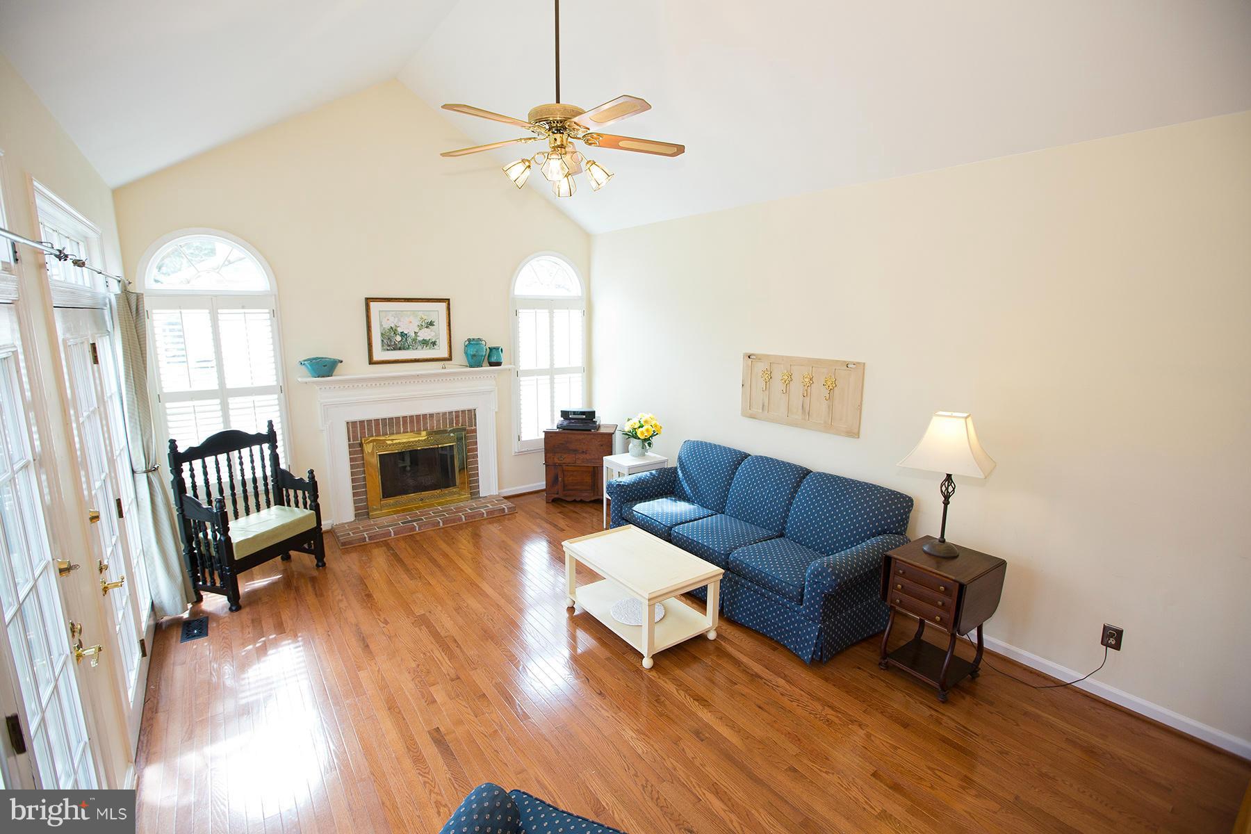 3713 Beaver Ford Road Woodbridge, VA 22192 - Photo 16 of 30 Kitchen overlooks large family room.