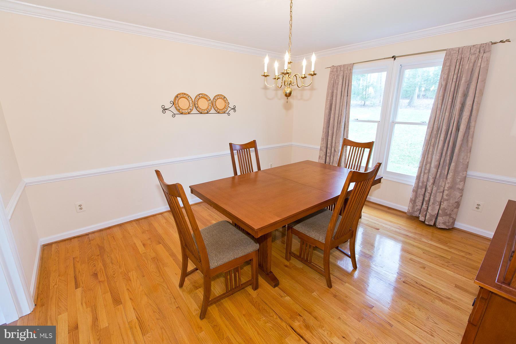 3713 Beaver Ford Road Woodbridge, VA 22192 - Photo 8 of 30 Dining Room