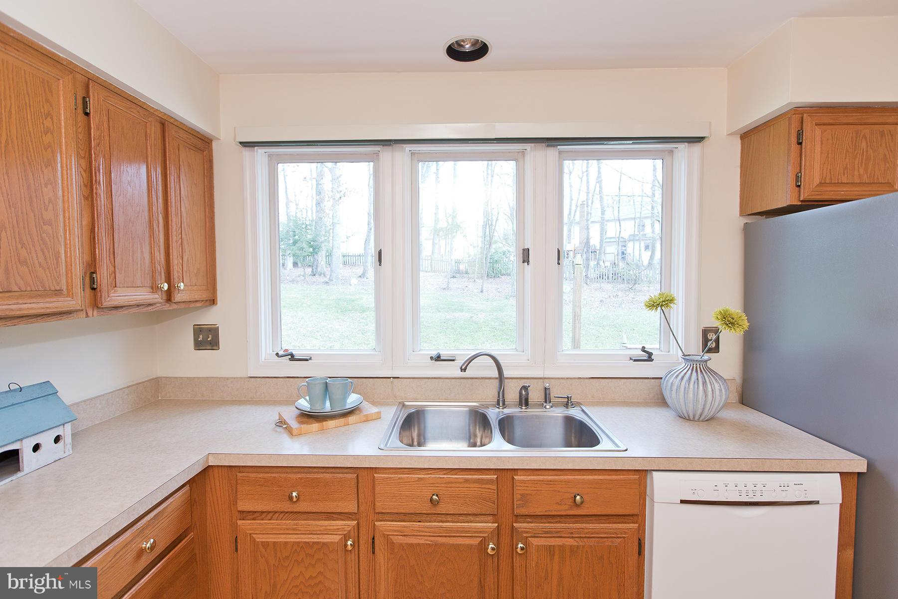 3713 Beaver Ford Road Woodbridge, VA 22192 - Photo 10 of 30 Bosch dishwasher complements the appliance pkg.