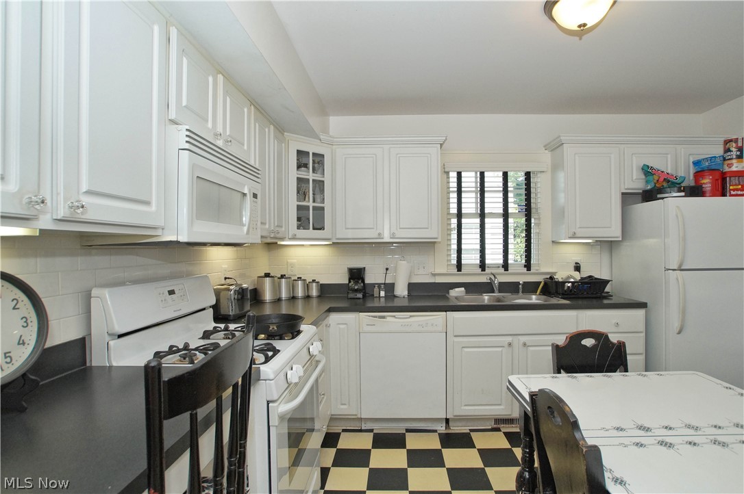 17423 Winslow Road Cleveland, OH 44120 - Photo 7 of 33 Gallery Image 7