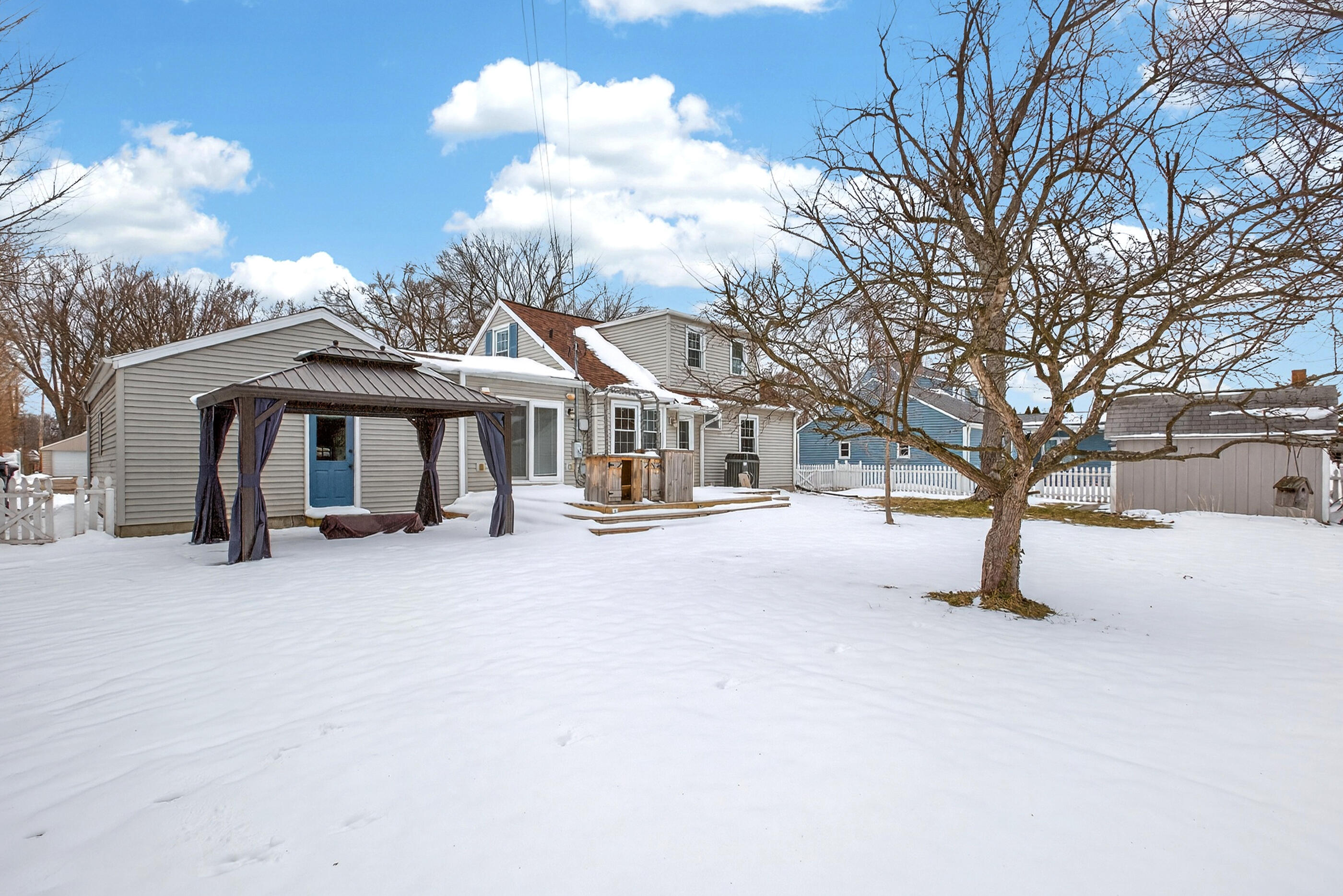 2311 Bryan Street St. Joseph, MI 49085 - Photo 17 of 19 32