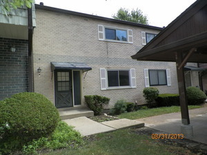 449 Commanche Trail Wheeling, IL 60090 - Photo 1 of 21