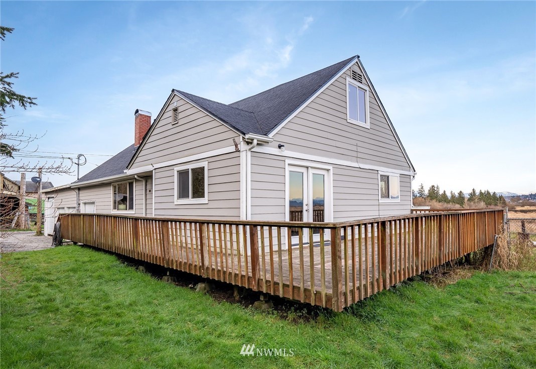 6419 Larimer Road Everett, WA 98208 - Photo 1 of 25