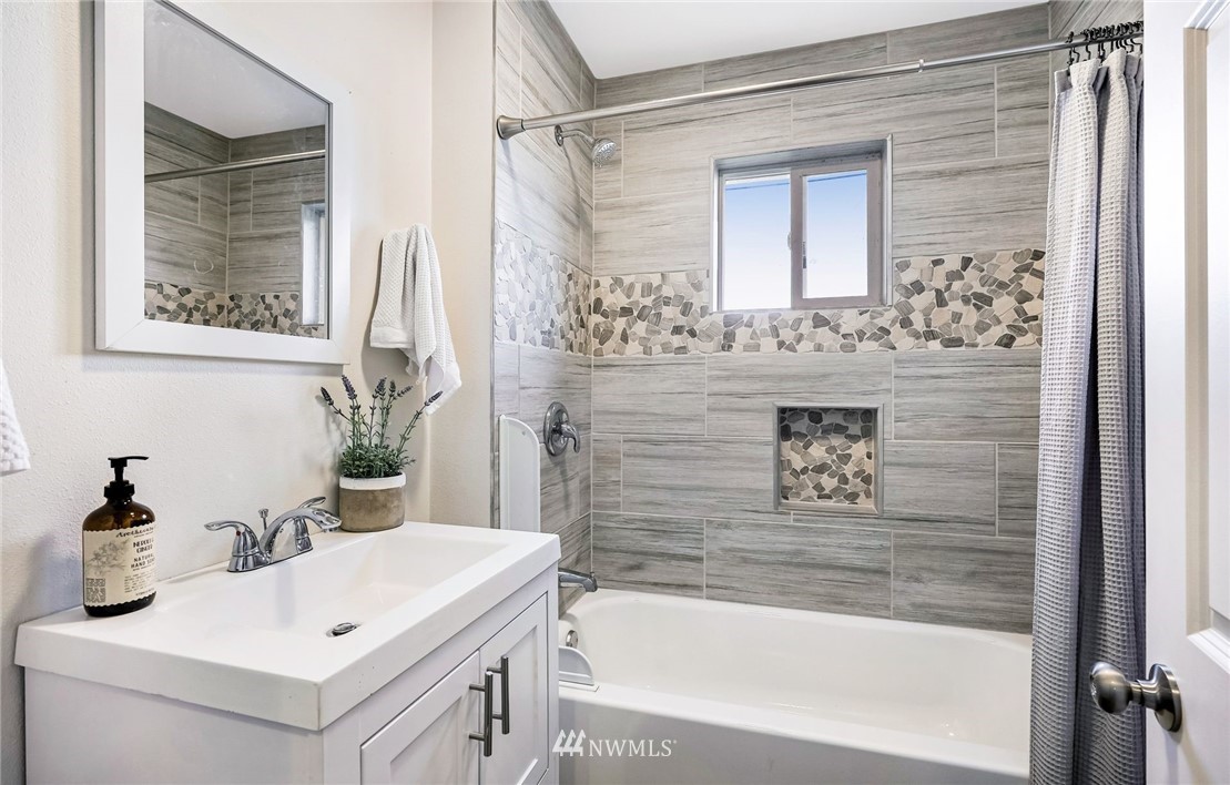 6419 Larimer Road Everett, WA 98208 - Photo 11 of 25