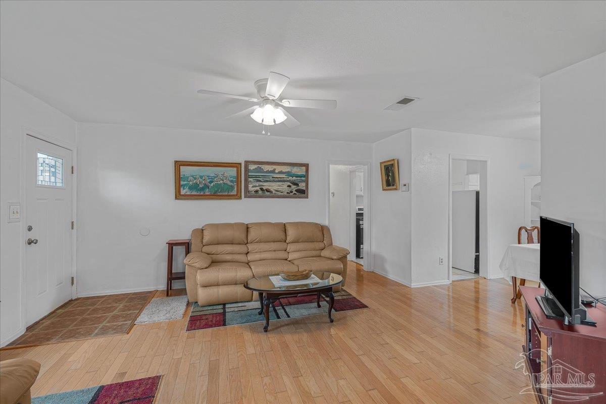422 Gibbs Road Pensacola, FL 32507 - Photo 13 of 36