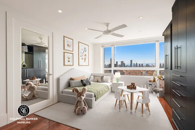 $2,595,000 | 190 East 72nd Street, Unit 34CD | Lenox Hill