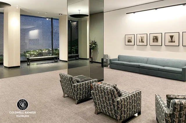 $2,595,000 | 190 East 72nd Street, Unit 34CD | Lenox Hill