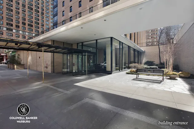 $2,595,000 | 190 East 72nd Street, Unit 34CD | Lenox Hill