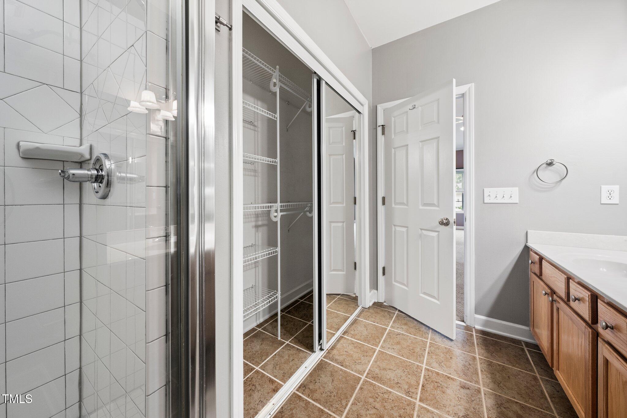 5401 Goldenglow Way Raleigh, NC 27606 - Photo 15 of 29 26-web-or-mls-Goldenglow Way-146