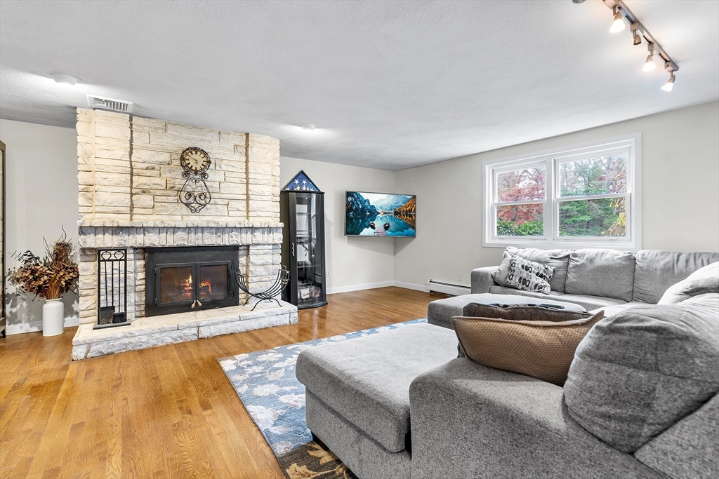 25 Scotch Dam Road Easton, MA 02375 - Photo 9 of 40 Gallery Image 9
