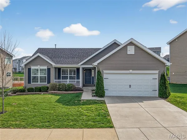 $400,000 | 125 Hidden Bluffs Drive, Lake St. Louis, MO 63367