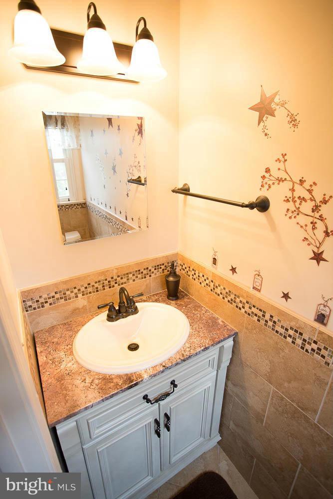 484 Ferry Road Fredericksburg, VA 22405 - Photo 13 of 28 Bath (Master)