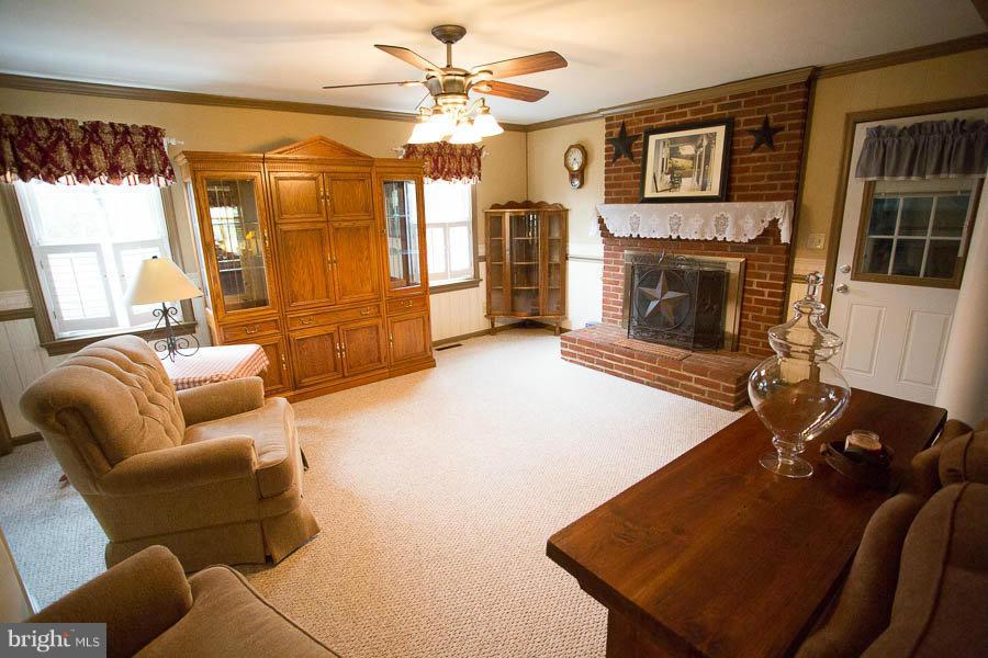 484 Ferry Road Fredericksburg, VA 22405 - Photo 24 of 28 Family Room