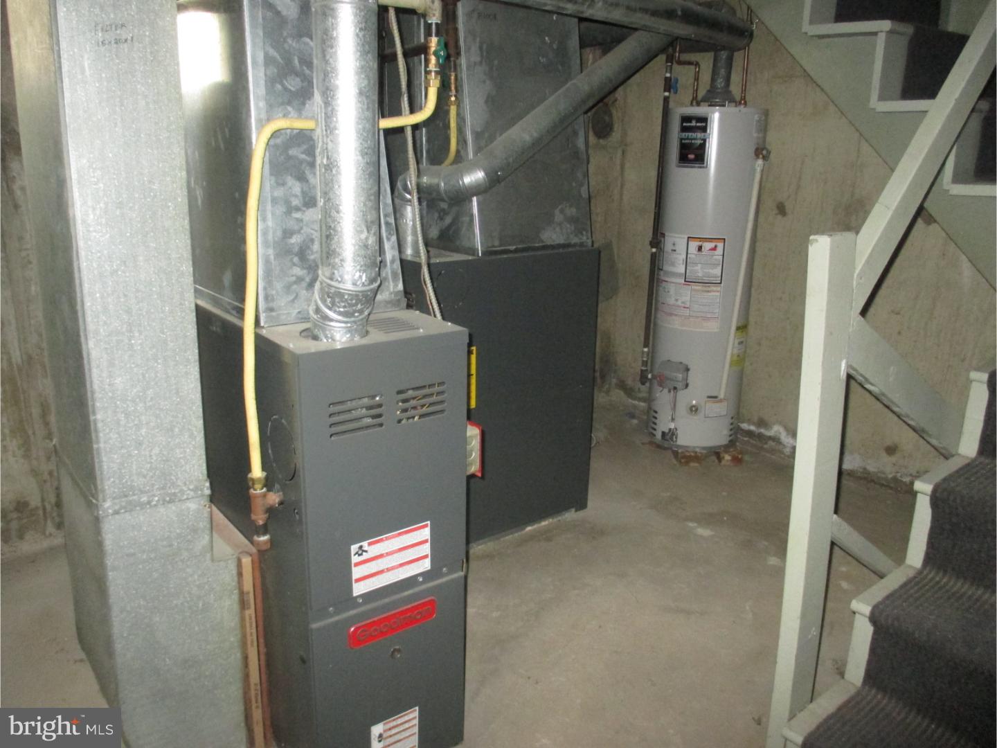 7116 Clinton Road Upper Darby, PA 19082 - Photo 12 of 13