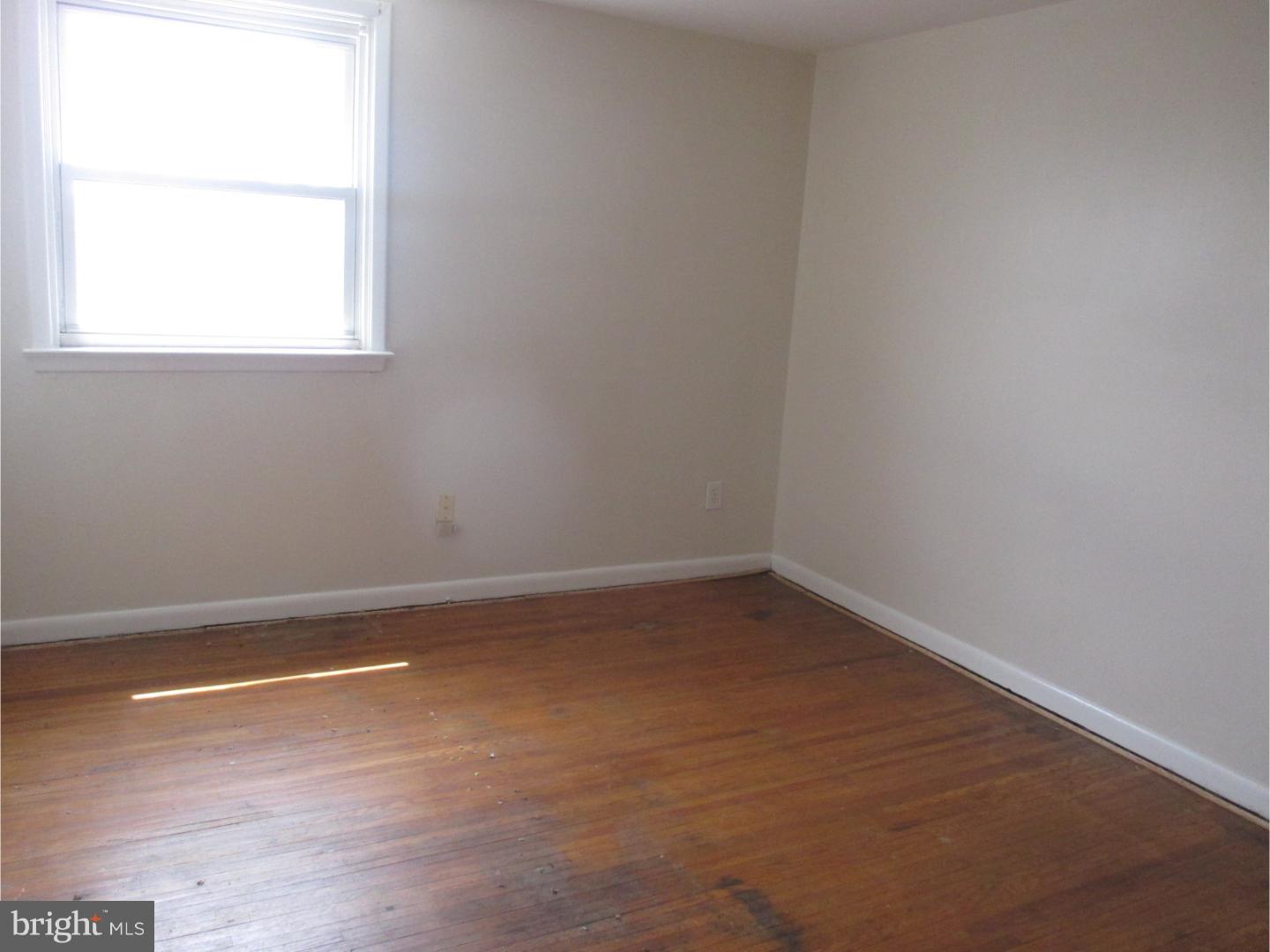 7116 Clinton Road Upper Darby, PA 19082 - Photo 9 of 13
