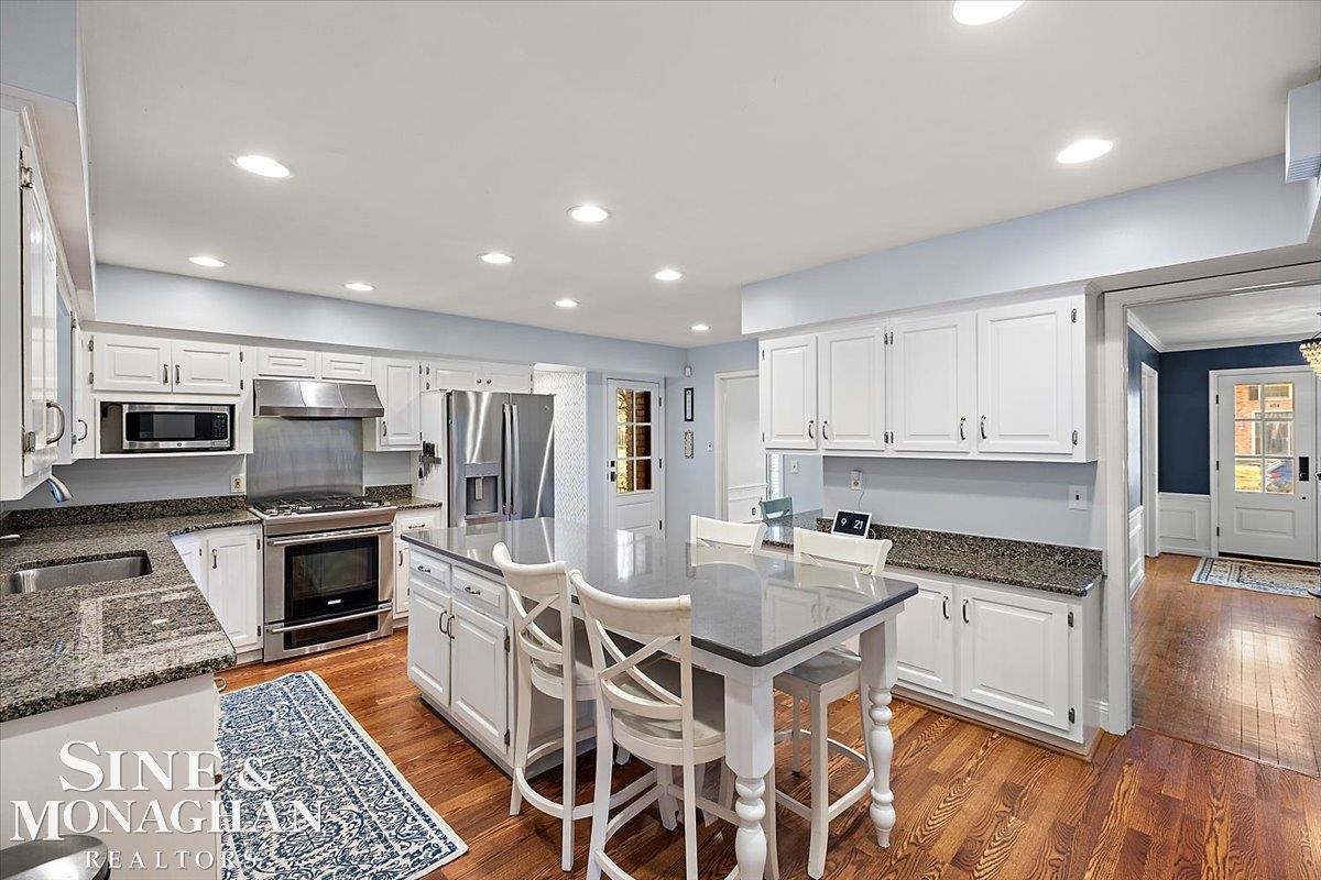 595 Thorntree Road Grosse Pointe Woods, MI 48236 - Photo 15 of 64