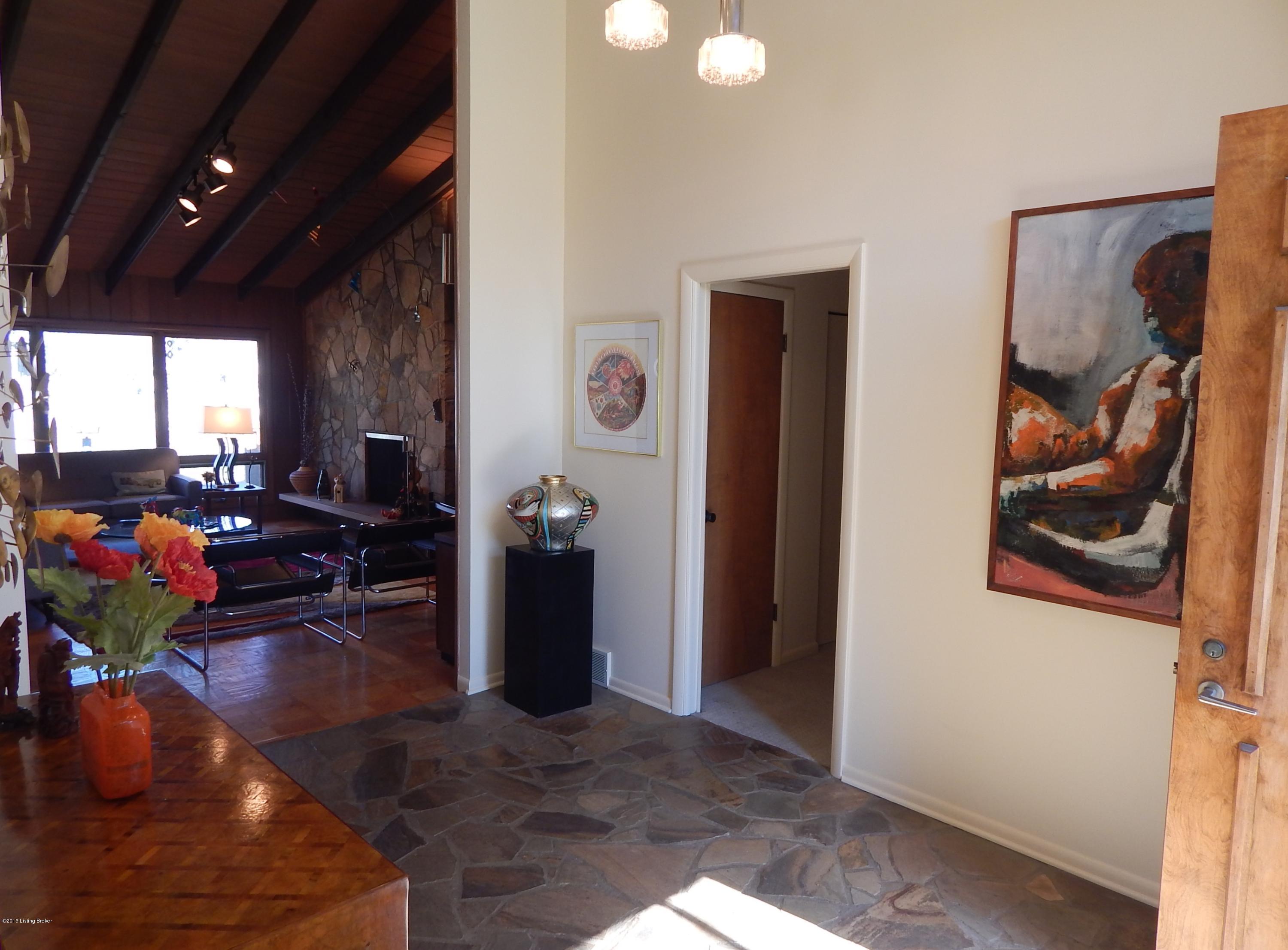 6105 Innes Trace Road Louisville, KY 40222 - Photo 3 of 18 Foyer